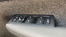 Volvo XC40 2.0 B3P Plus Dark 5dr Auto Petrol Estate